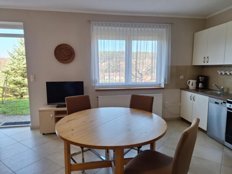 Fügefa Vendégház Orfű földszinti apartman konyha