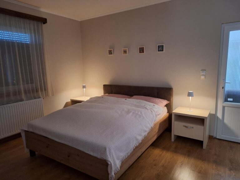 Fügefa Vendégház Orfű földszinti apartman háló